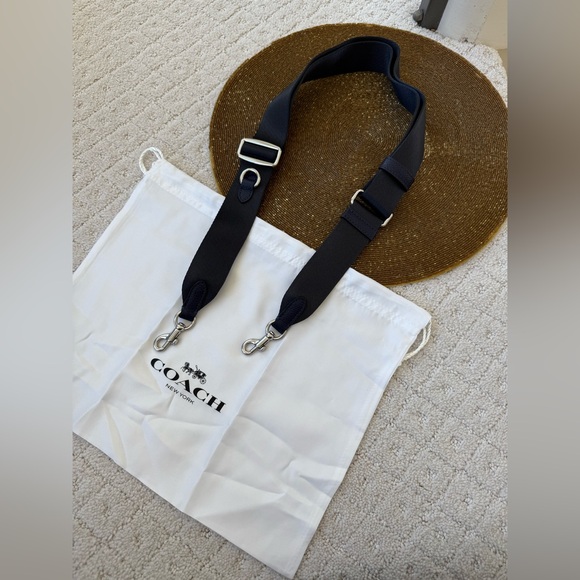 Charter Crossbody Bag 19 With Coach Graphic - Picture 13 of 15